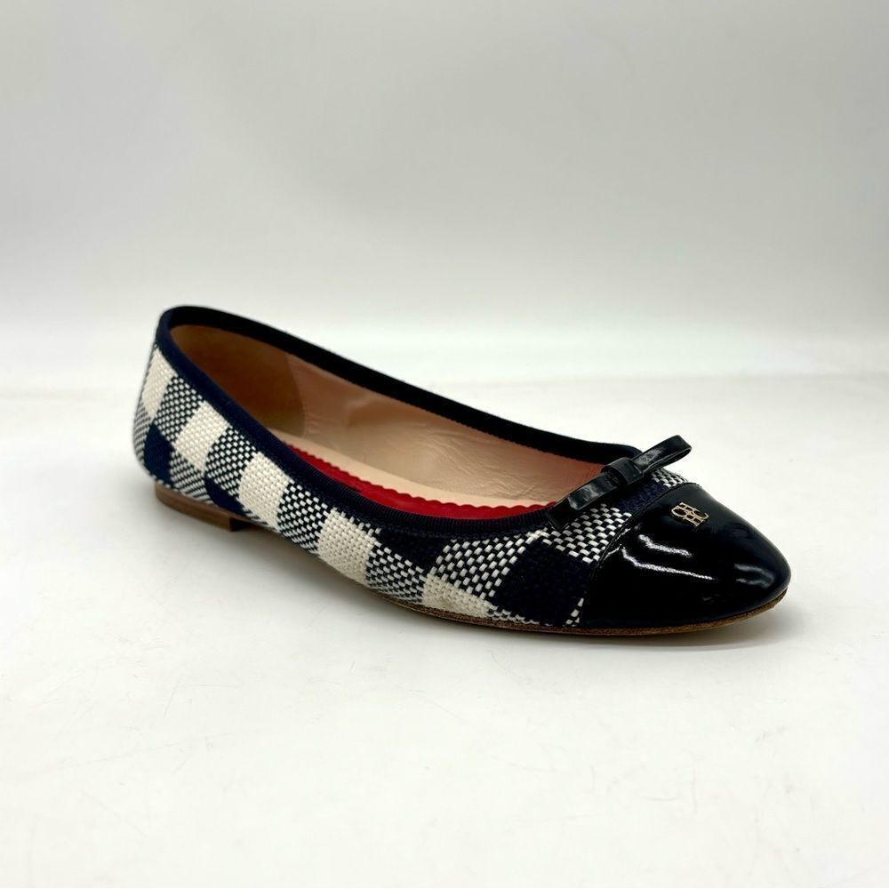 Carolina Herrera Flats